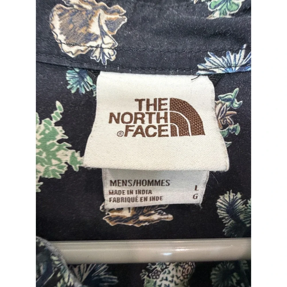 The North Face Mens Black Baytrail Cactus Print Button Down Shirt Large Desert